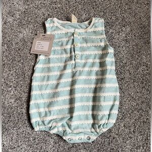 NWT! Vignette 12-18 months bubble romper